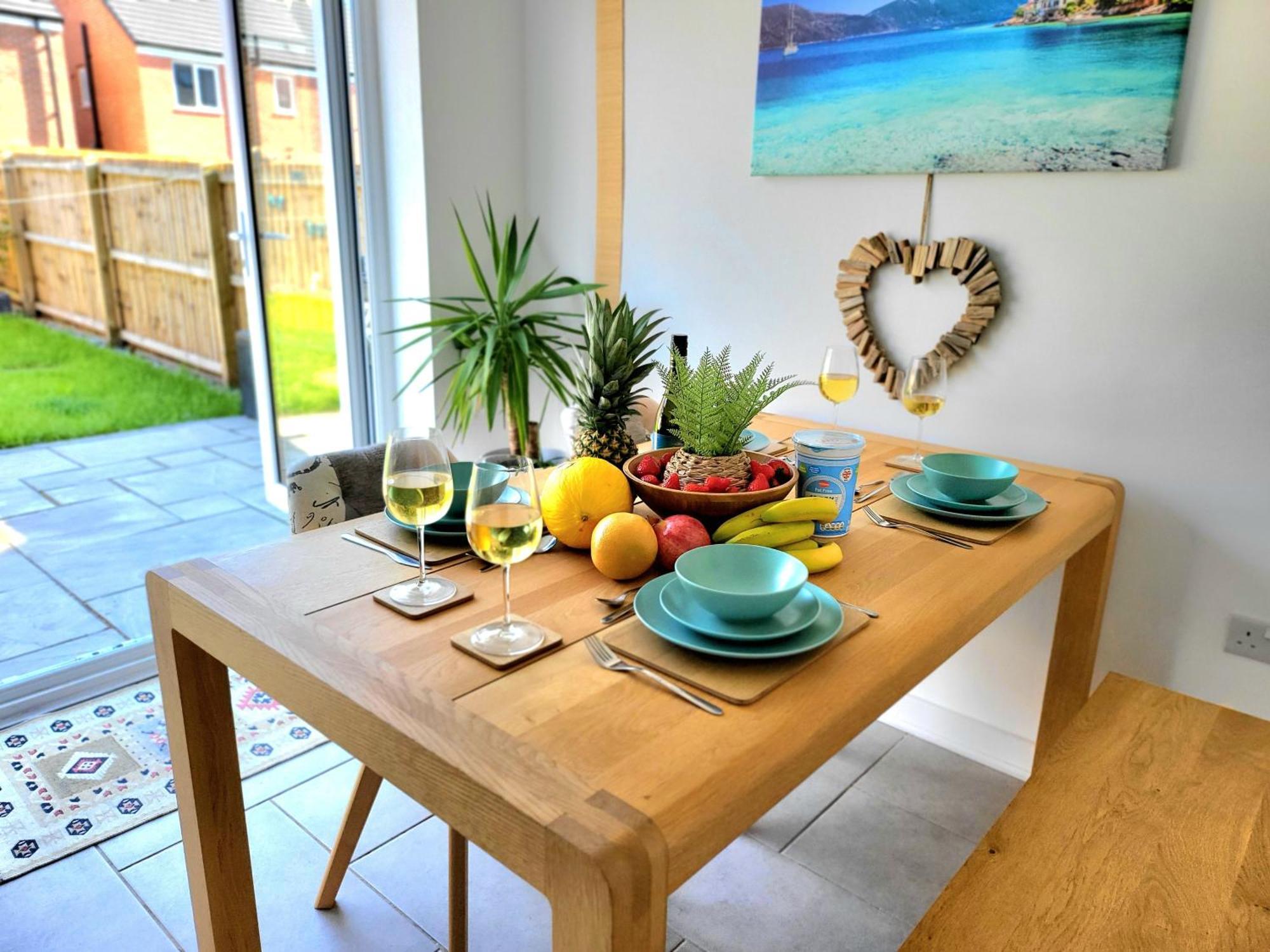Seaside Beach Themed Home With Garden And Driveway Lytham St Annes Exterior foto
